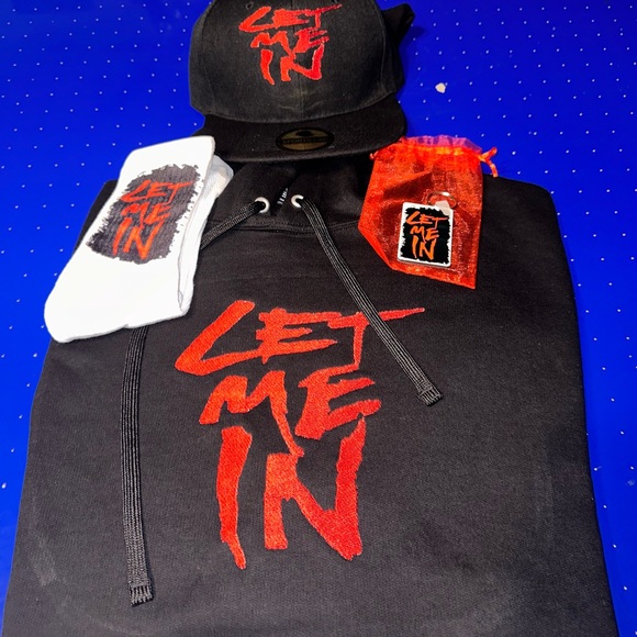 Bray Wyatt Hoodie and keychain and socks - Picture 6 of 10